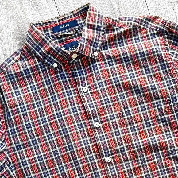 GAP Men’s Slim Fitted Button Up Shirt Size M Red White Blue 100% Cotton Vtg Y2k - Picture 10 of 12